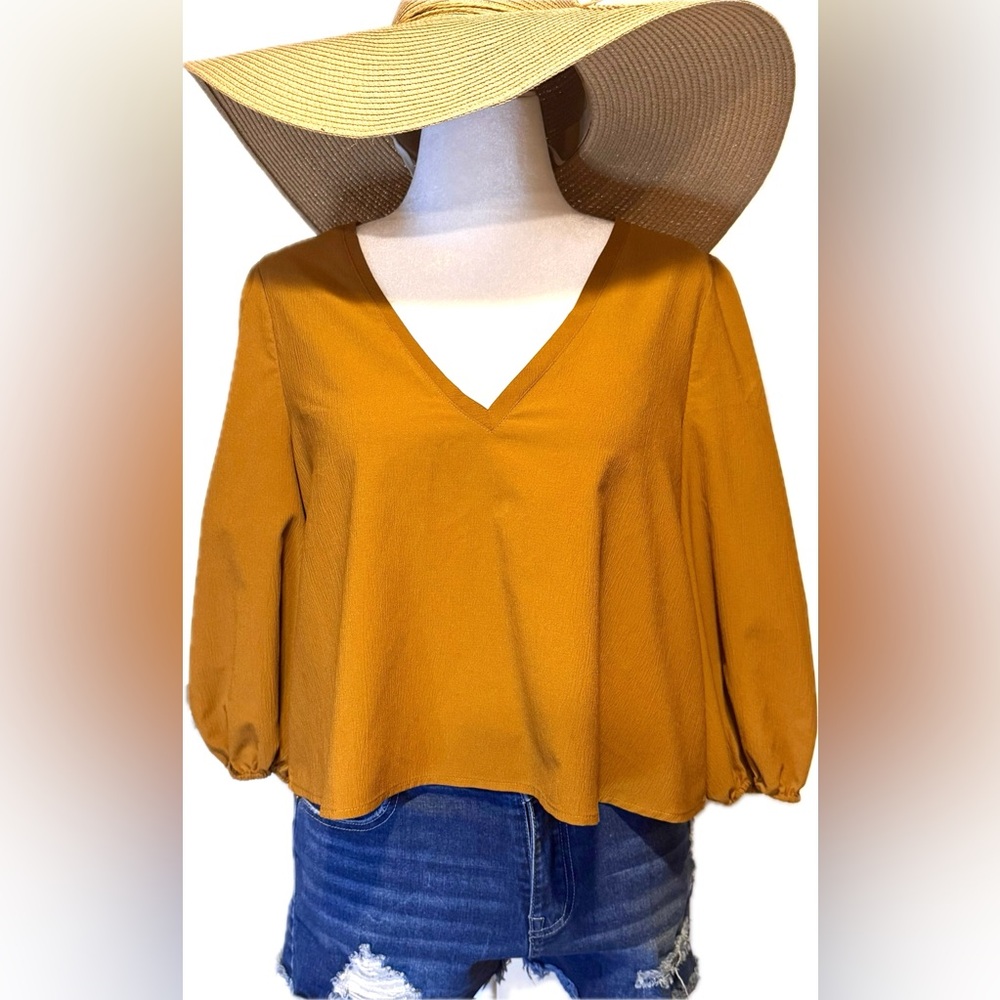 Joyfolie flowy v-neck top in golden brown size large